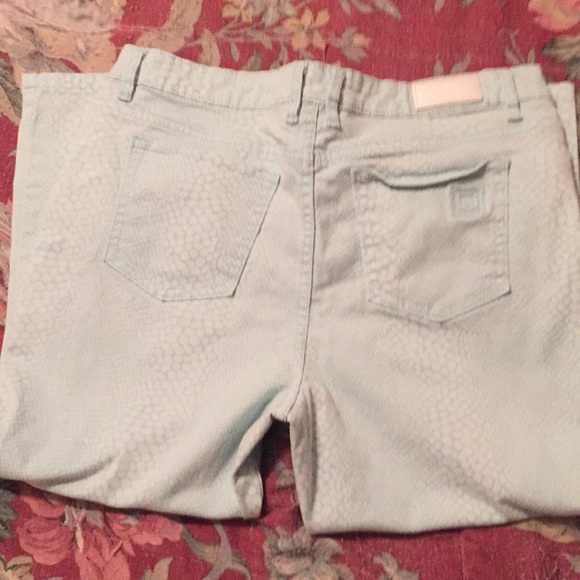 Capri pants - Picture 2 of 2